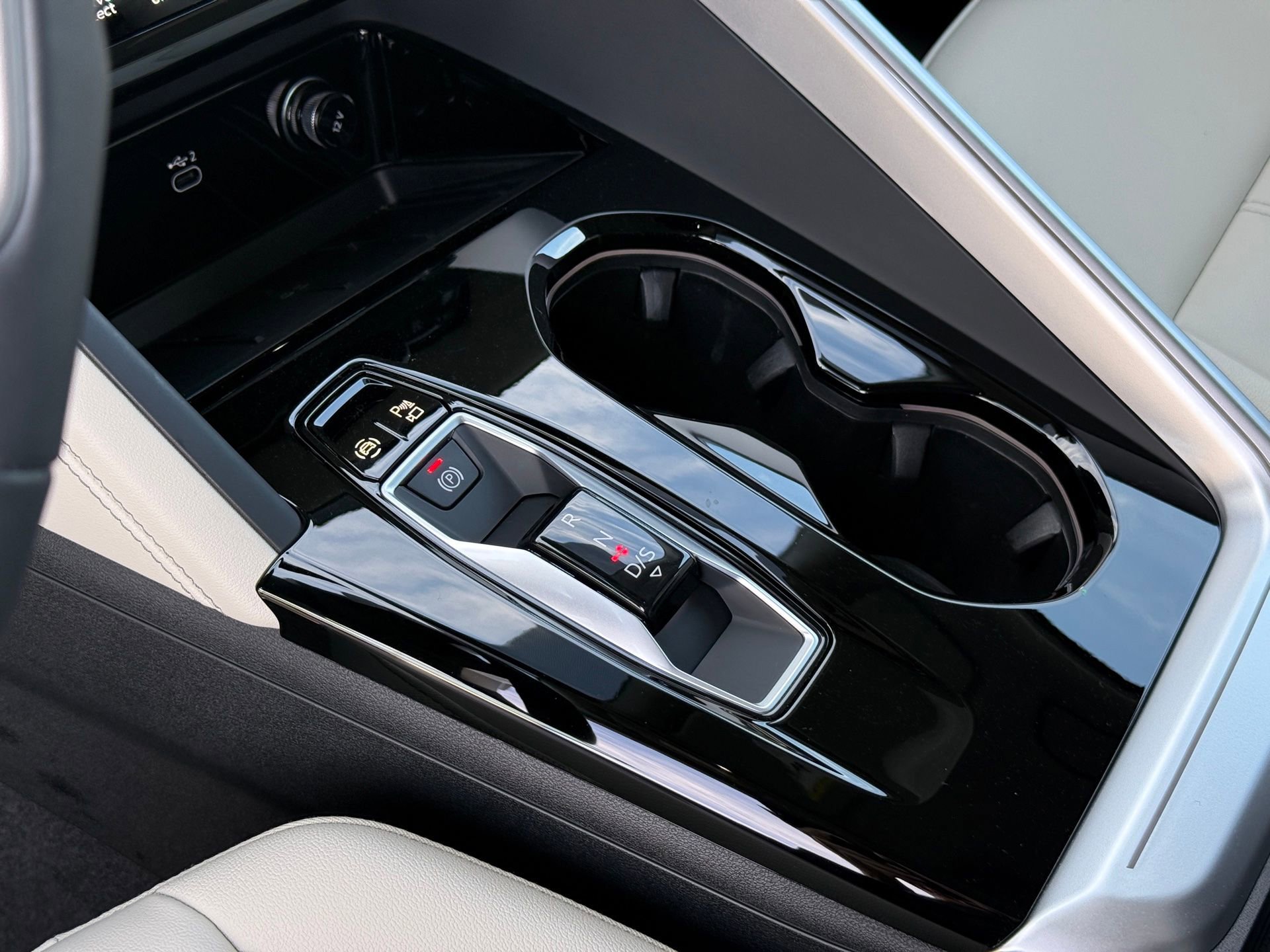 Certified 2025 Audi Q5 Premium w/ Convenience Package image 16