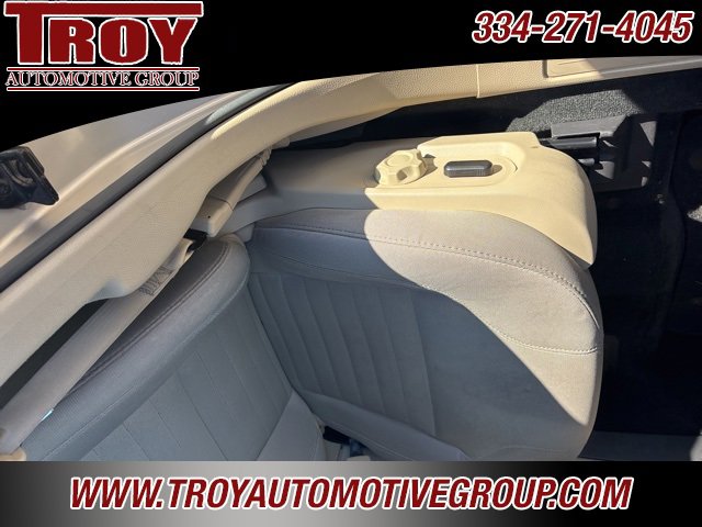 Used 2017 Ford Taurus SE image 30