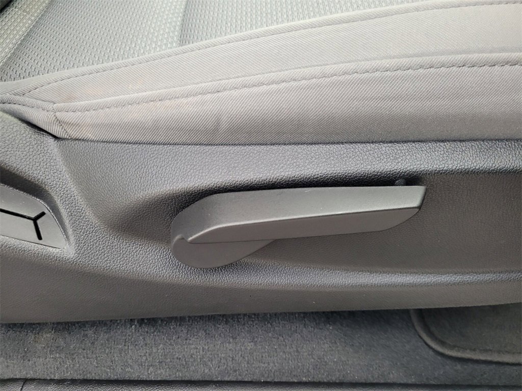 Used 2021 Chevrolet Colorado W/T w/ Custom Special Edition image 18