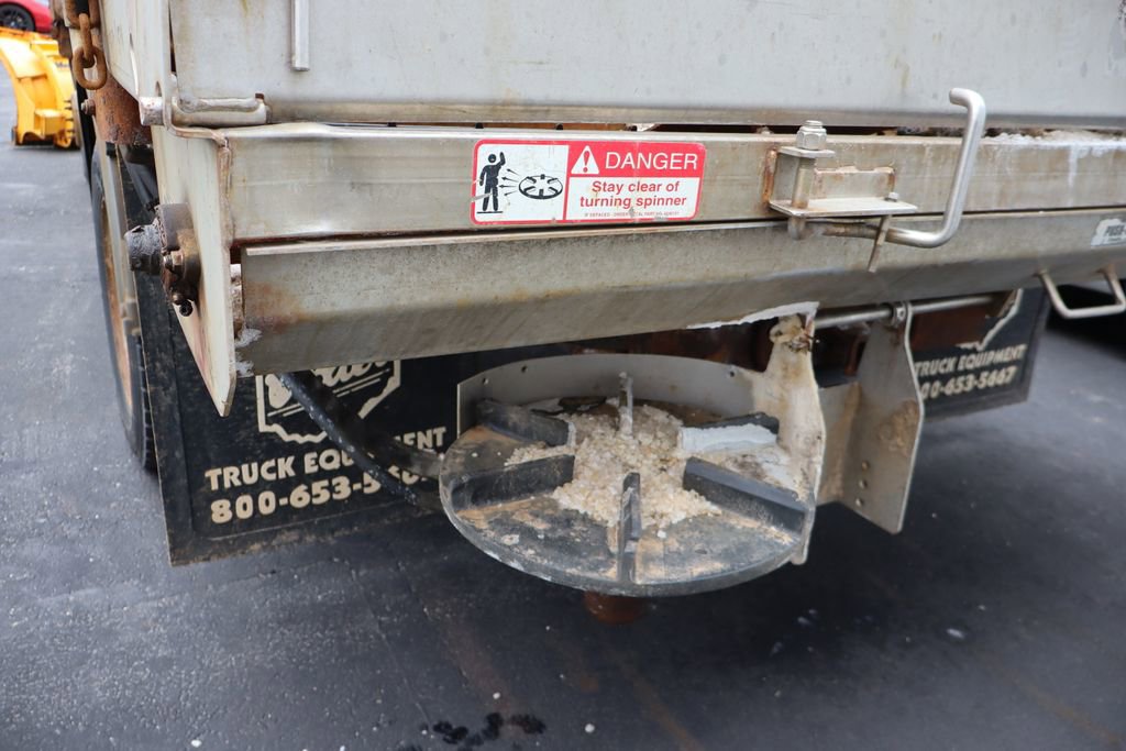 Used 2012 Ford F550 4x4 Regular Cab Super Duty w/ Payload Upgrade Pkg image 4