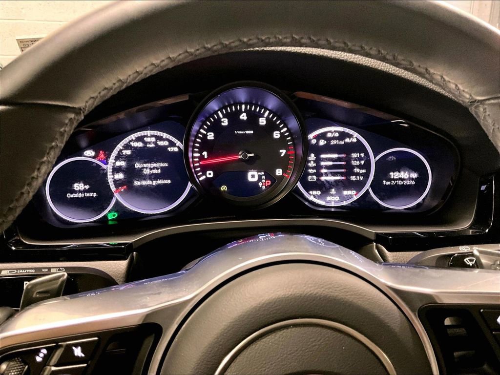 Certified 2023 Porsche Cayenne Platinum Edition image 25