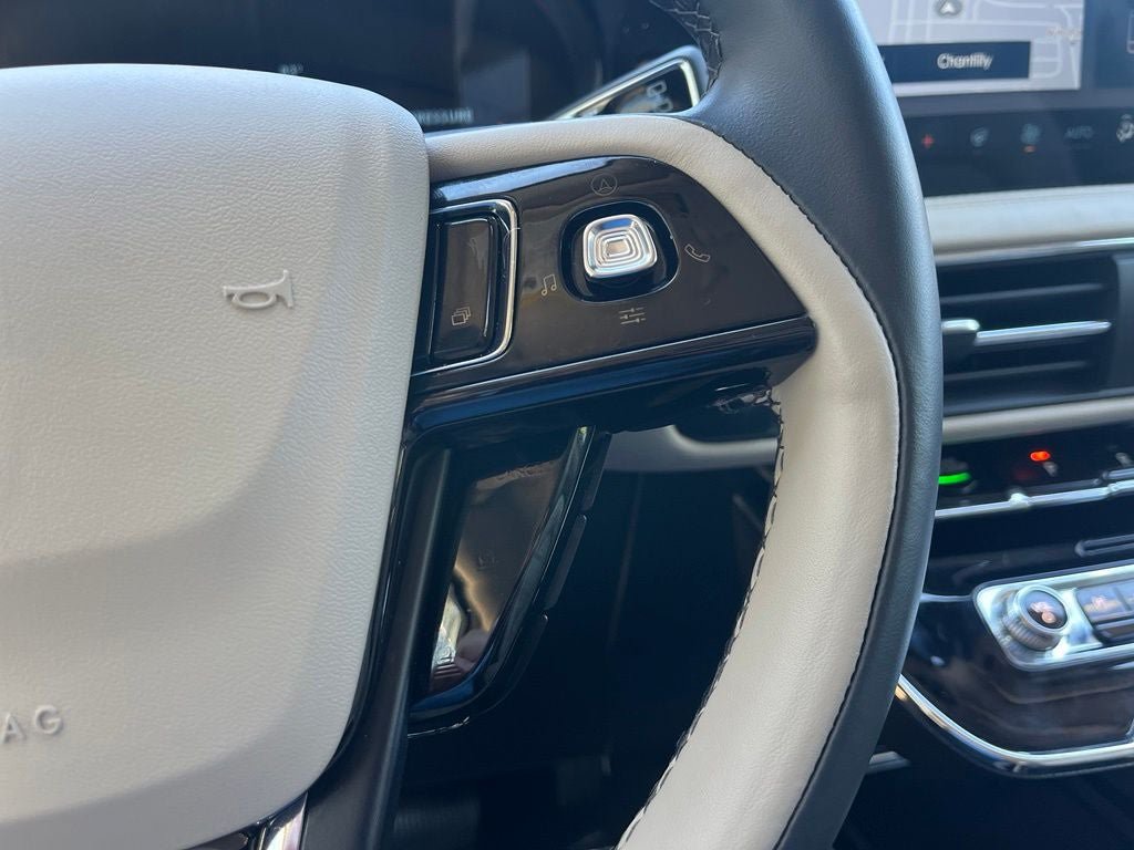 Certified 2025 Lincoln Corsair Reserve FWD image 30
