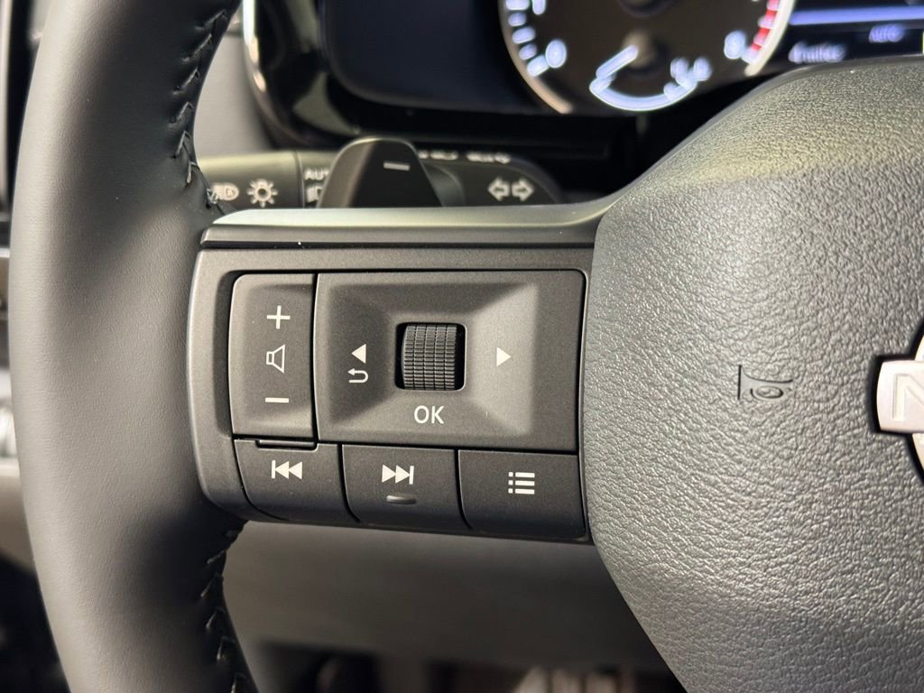 New 2026 Nissan Pathfinder SV image 32