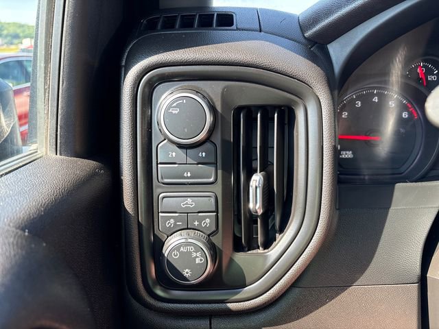 Used 2022 Chevrolet Silverado 2500 Custom w/ Custom Convenience Package AWD/4WD image 13