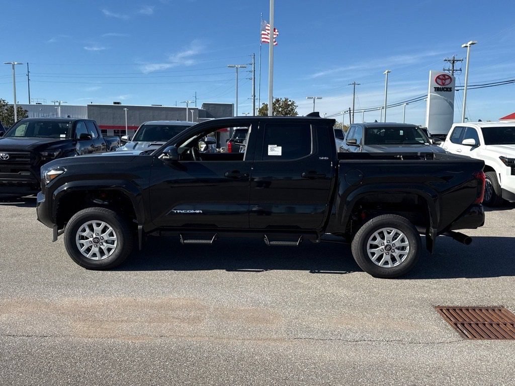 Certified 2025 Toyota Tacoma SR5 AWD/4WD image 3
