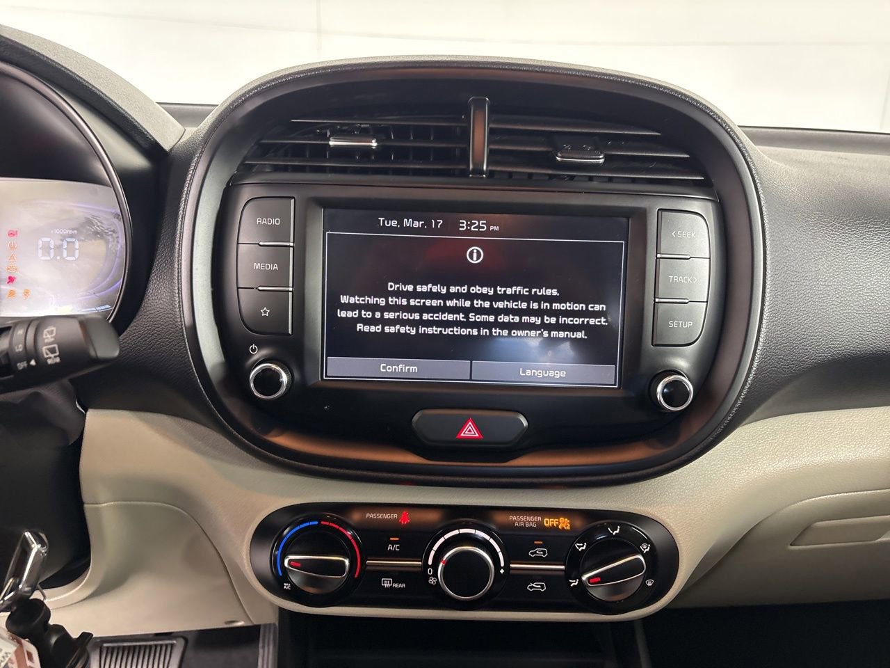 Used 2025 Kia Soul LX image 14