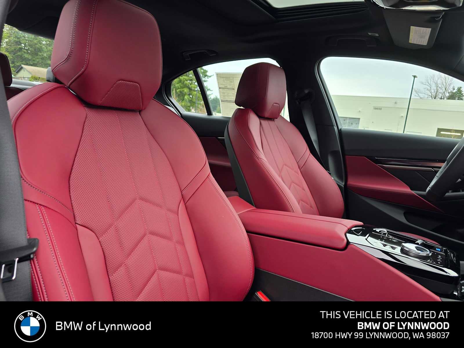 New 2026 BMW i5 eDrive40 w/ M Sport Package AWD/4WD image 11