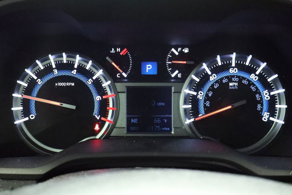 Used 2018 Toyota 4Runner SR5 Premium image 34