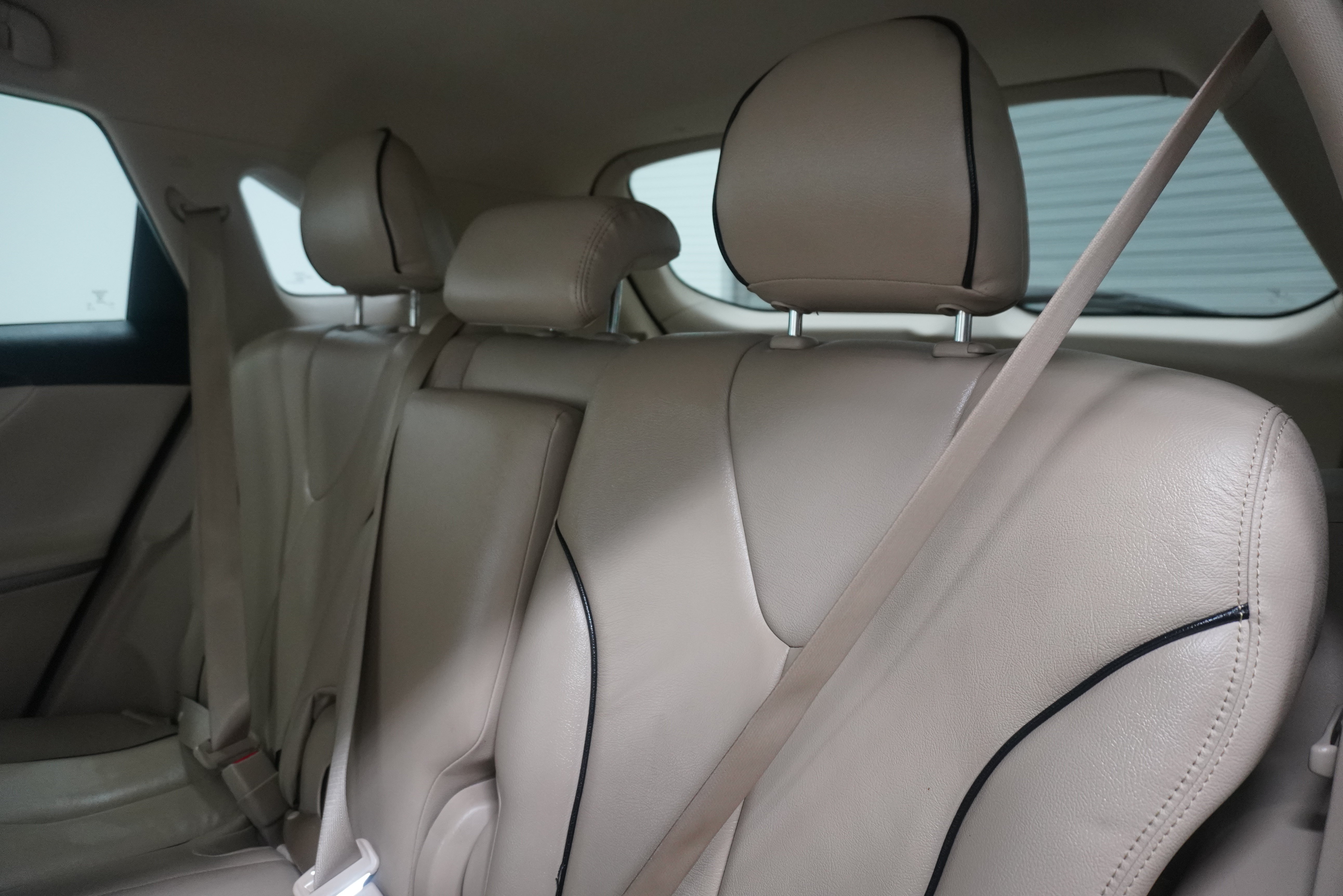 Used 2011 Toyota Venza FWD image 12