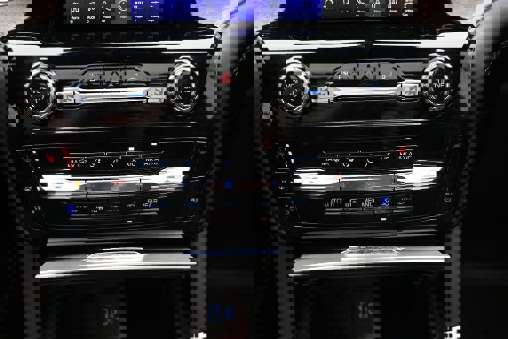 Used 2022 Ford Explorer Platinum w/ Equipment Group 601A image 23