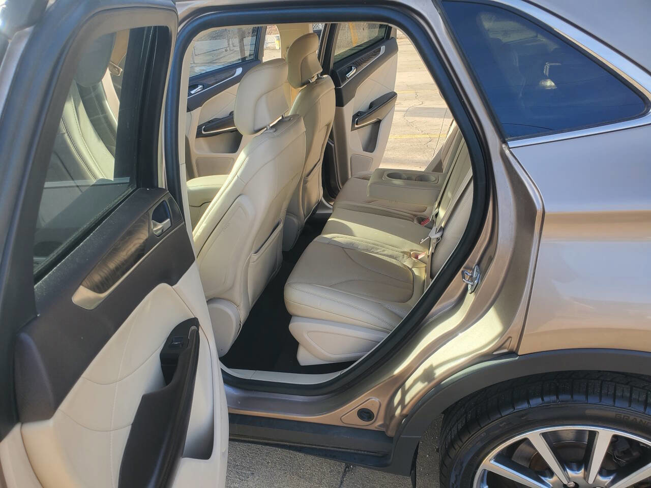 Used 2019 Lincoln MKC Reserve w/ MKC Climate Package image 6