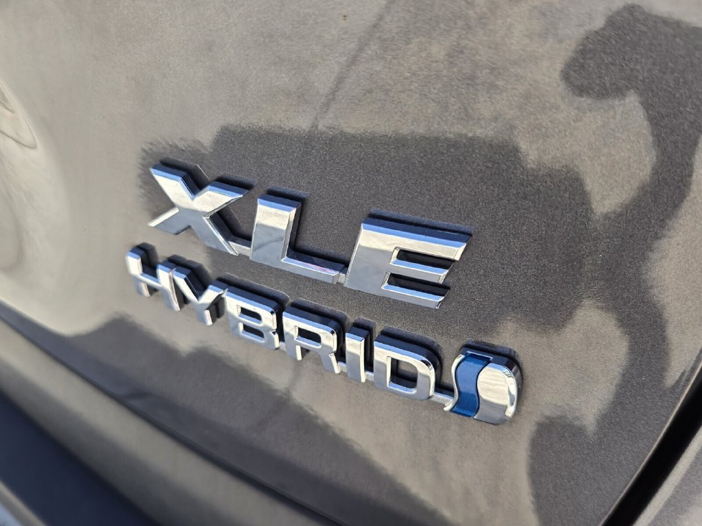 Used 2024 Toyota RAV4 XLE AWD/4WD image 14