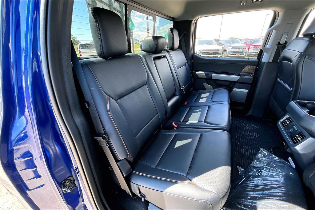 New 2026 Ford F250 Lariat w/ Black Appearance Package image 25