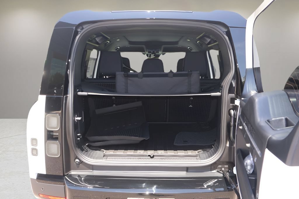 New 2026 Land Rover Defender 110 S AWD/4WD image 15