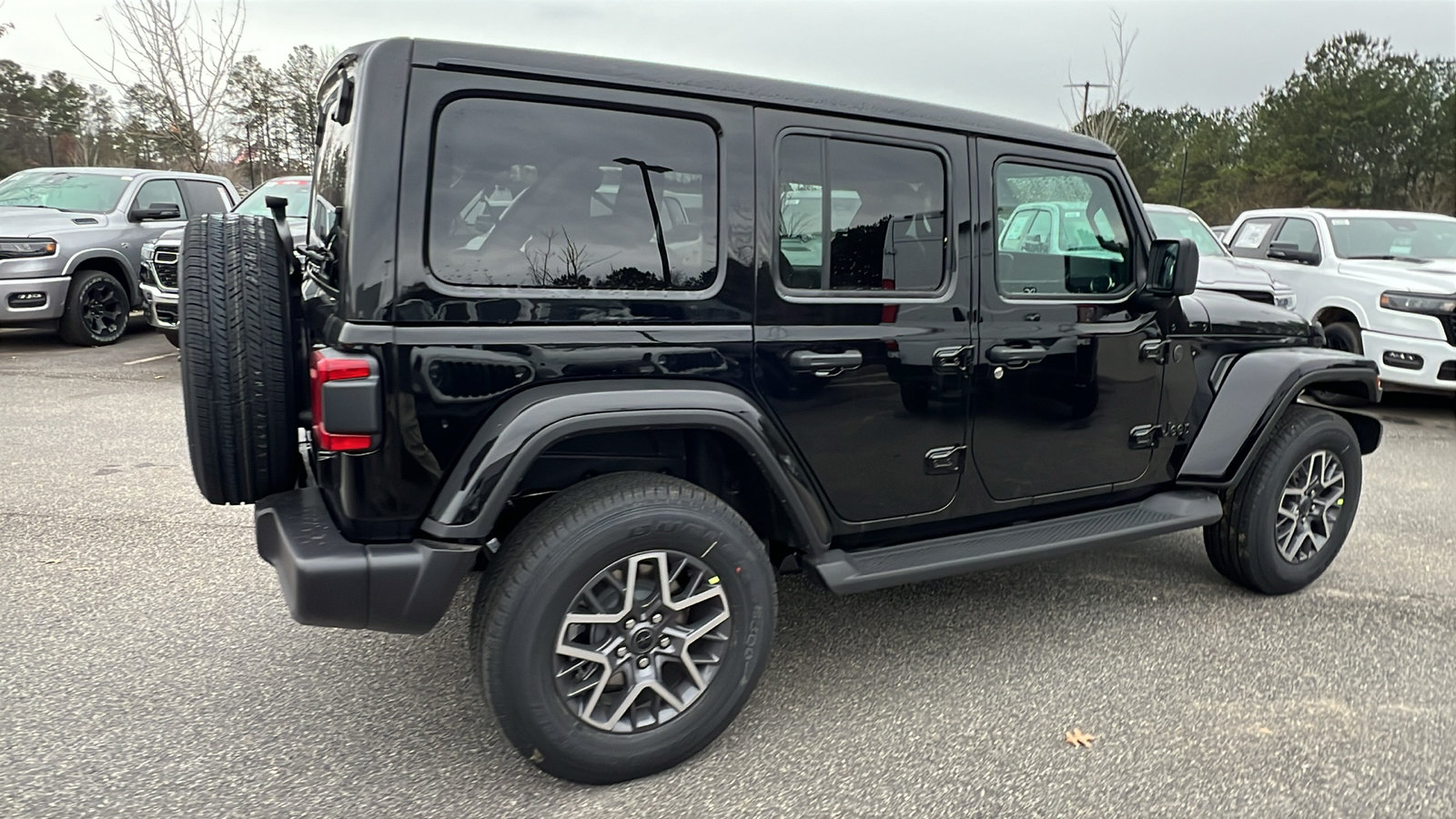 New 2026 Jeep Wrangler Unlimited Sahara AWD/4WD image 8