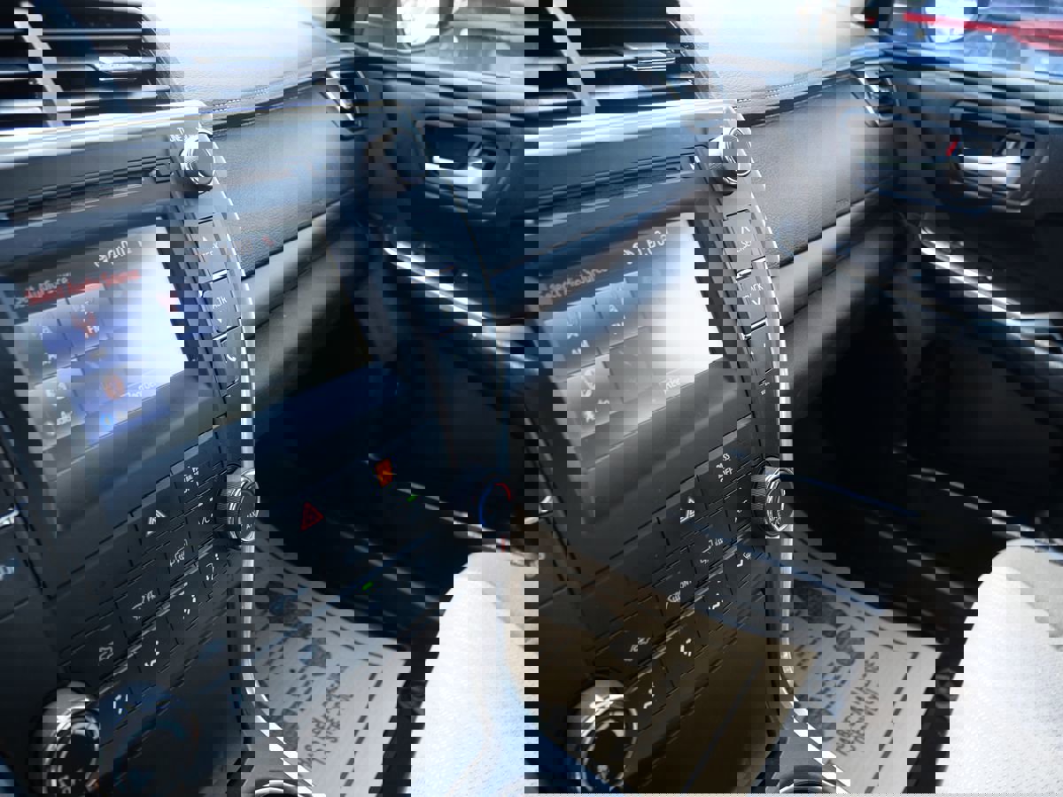 Used 2017 Toyota Camry LE image 13