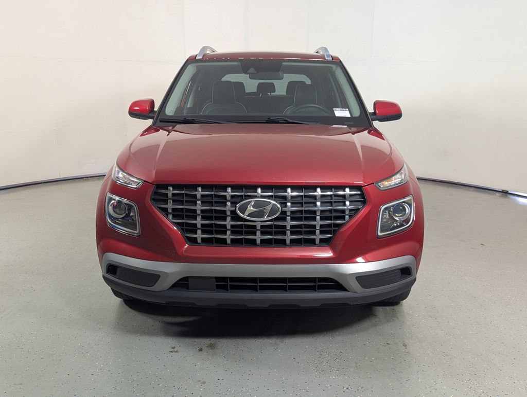 Used 2022 Hyundai Venue Limited FWD image 2