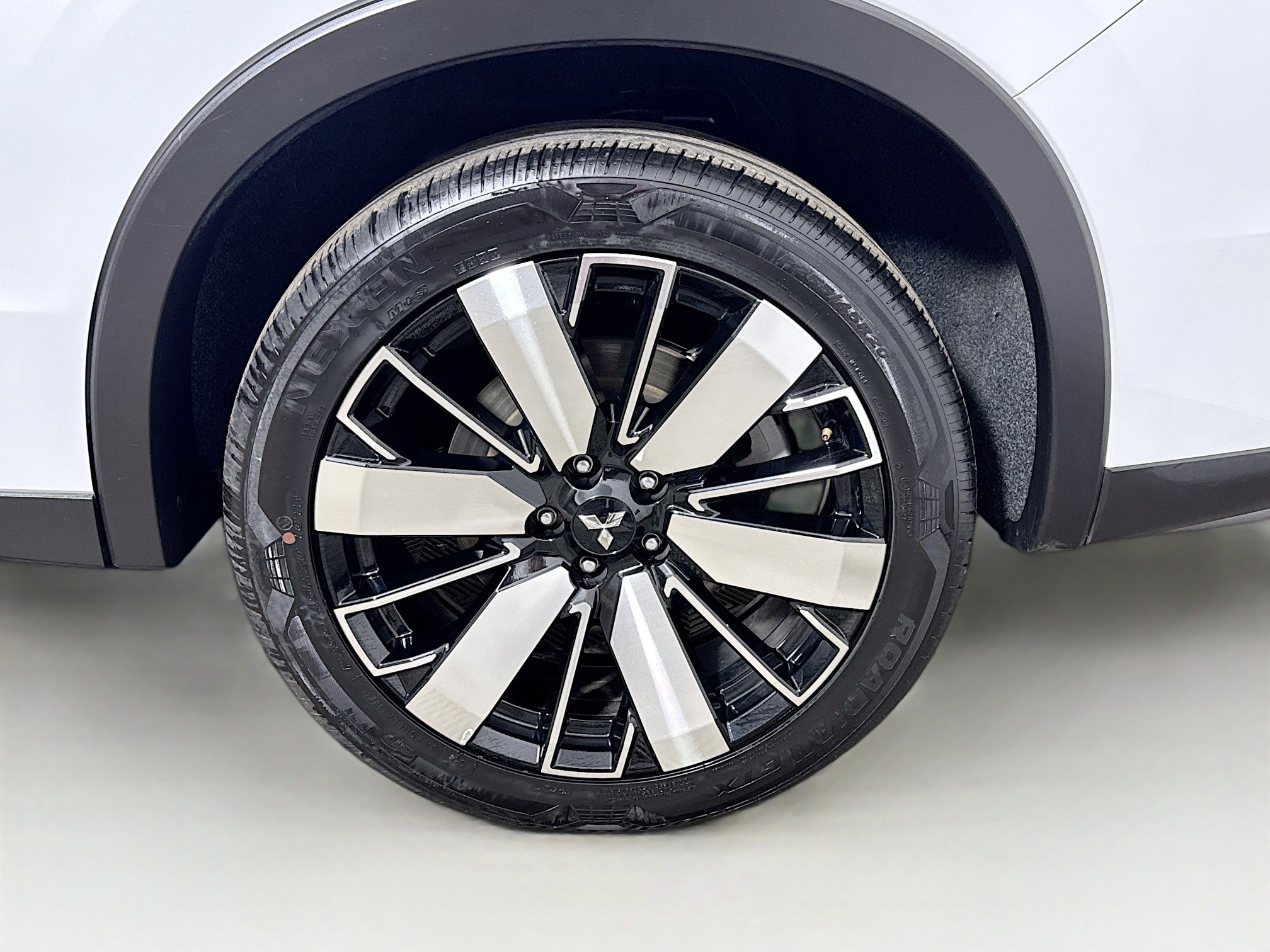 Used 2025 Mitsubishi Outlander SE AWD/4WD image 31