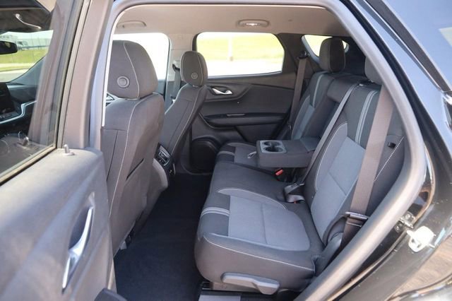Used 2025 Chevrolet Blazer LT AWD/4WD image 9