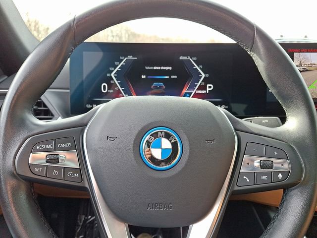 Used 2022 BMW i4 eDrive40 image 21