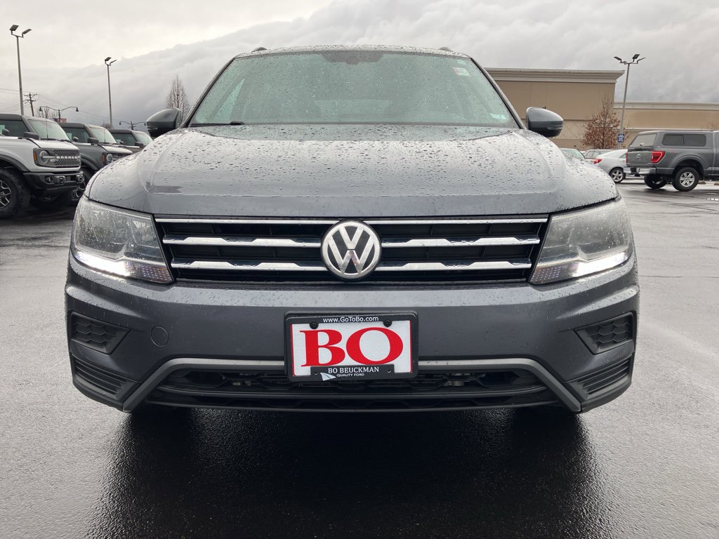 Used 2020 Volkswagen Tiguan SE w/ Panoramic Sunroof Package image 2