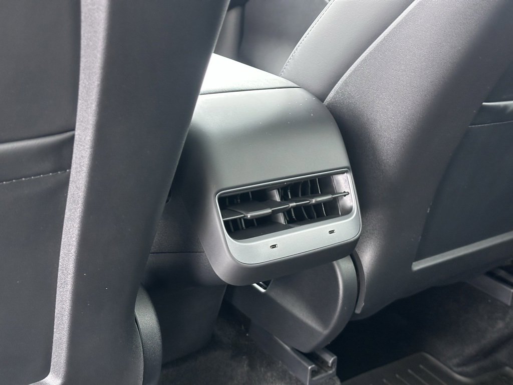 Used 2023 Tesla Model Y Long Range image 22