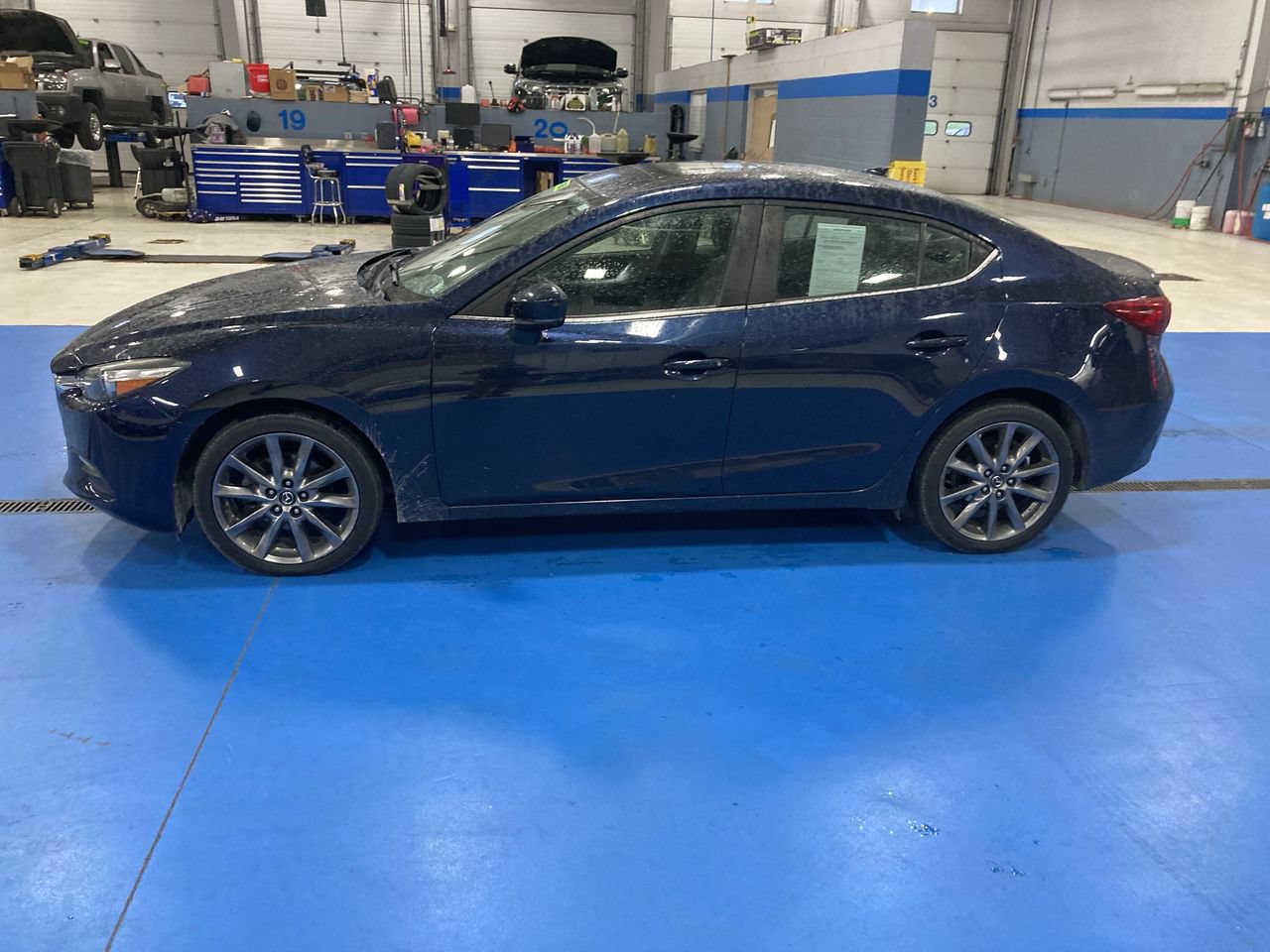 Used 2018 MAZDA MAZDA3 Touring FWD image 4