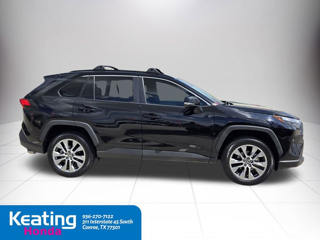 Used 2022 Toyota RAV4 XLE Premium image 9