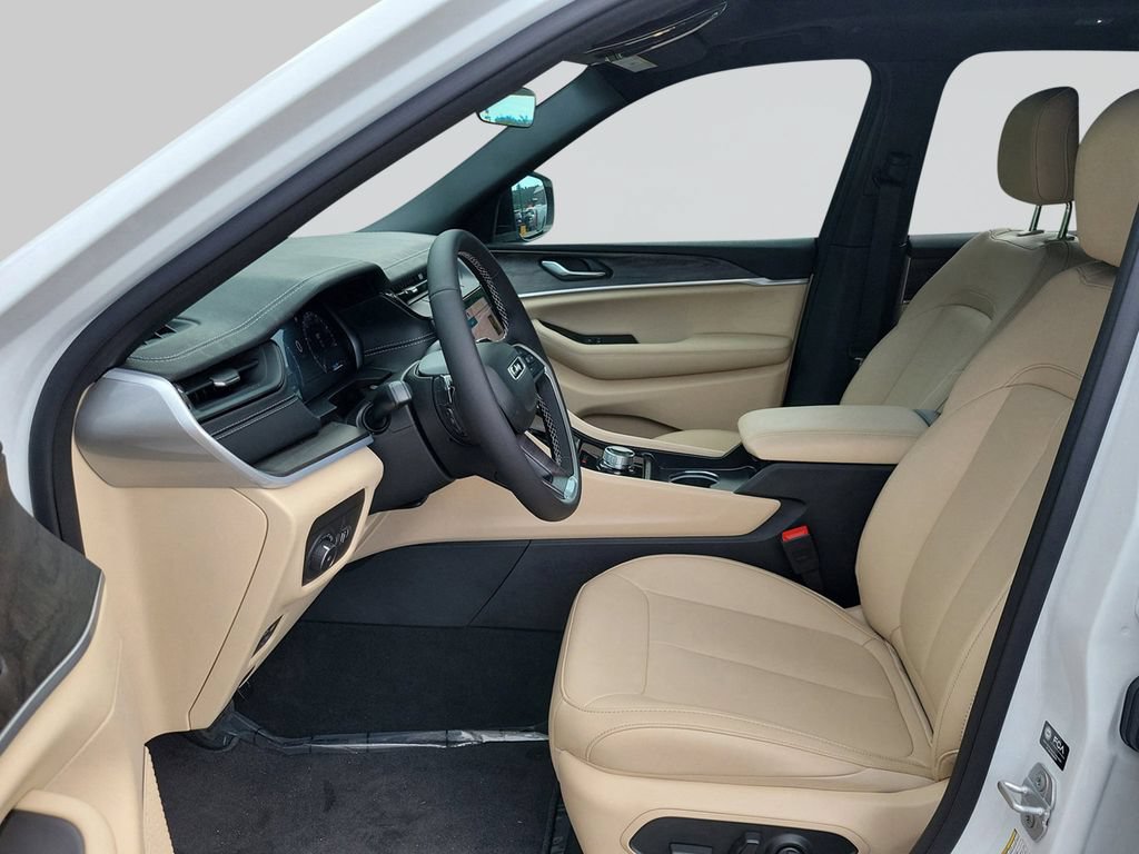 New 2026 Jeep Grand Cherokee Limited w/ Limited Altitude Package RWD image 27