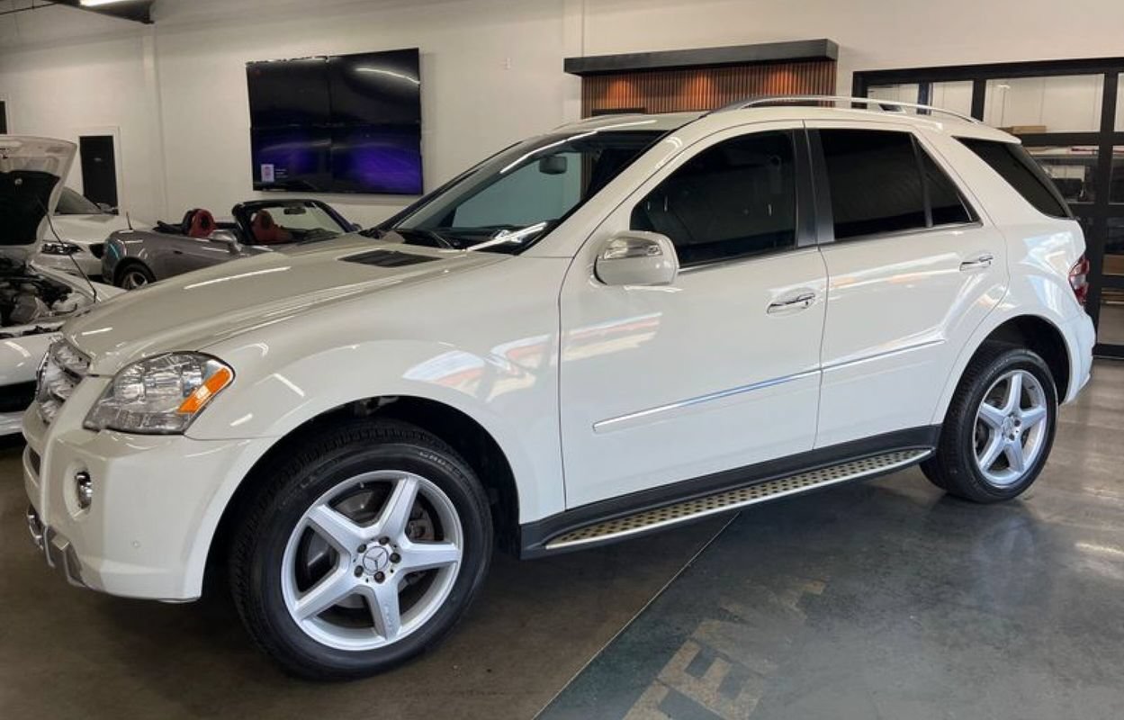 Used 2009 Mercedes-Benz ML 550 4MATIC image 1