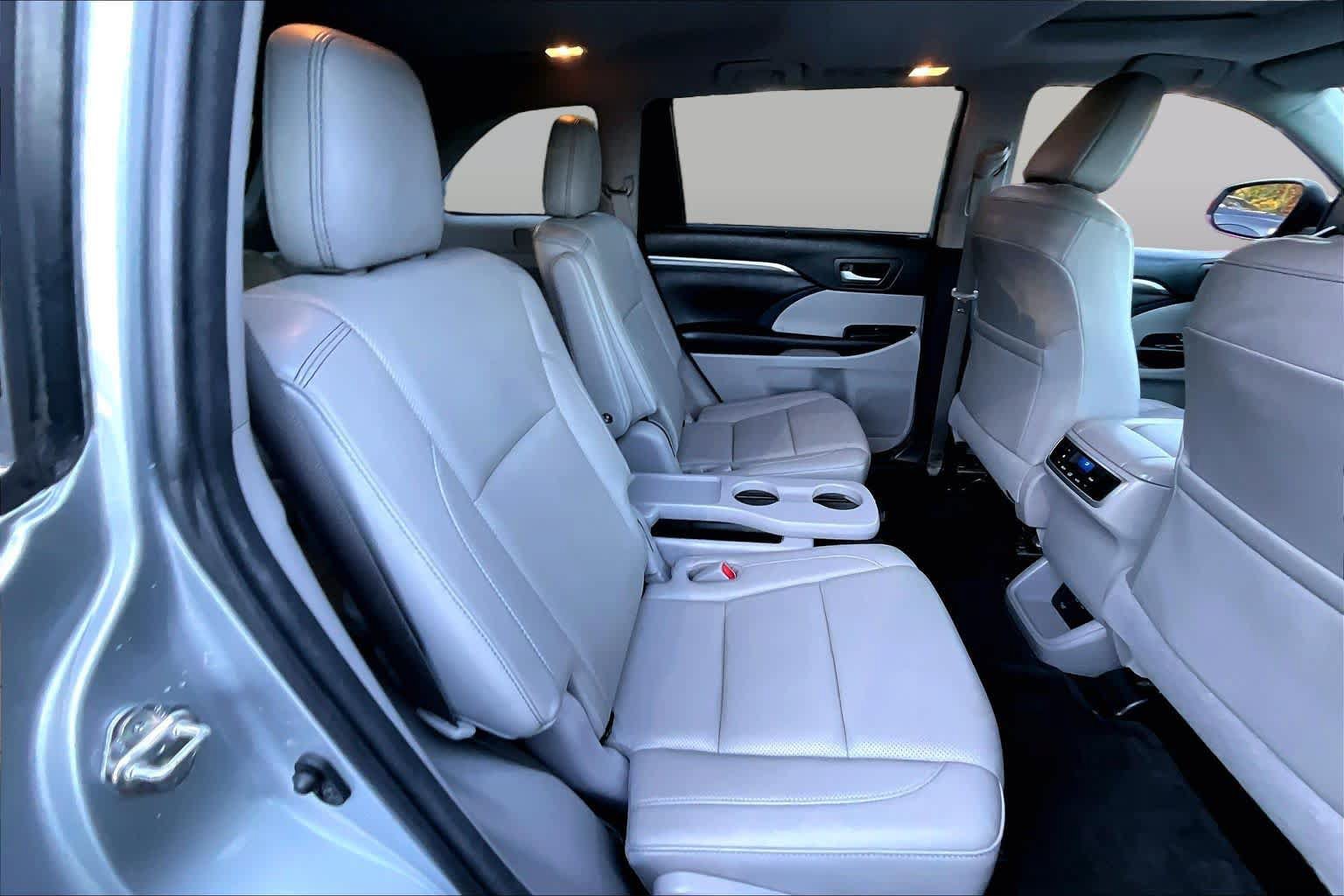 Certified 2018 Toyota Highlander Limited AWD/4WD image 19