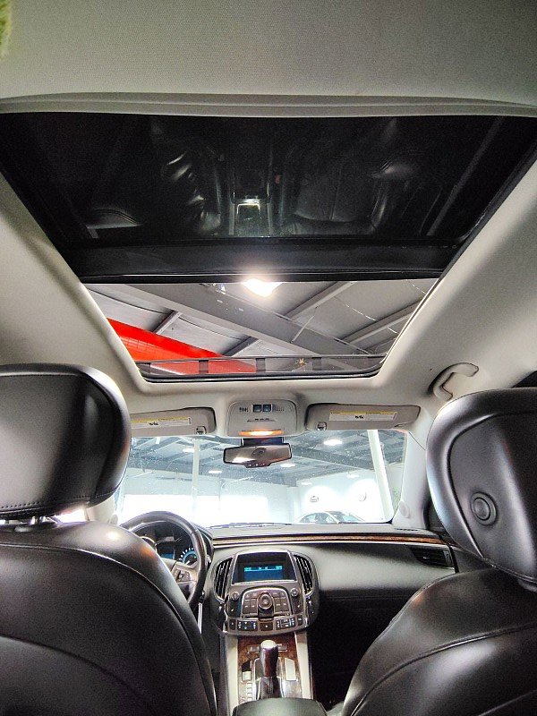 Used 2010 Buick LaCrosse CXL FWD image 11