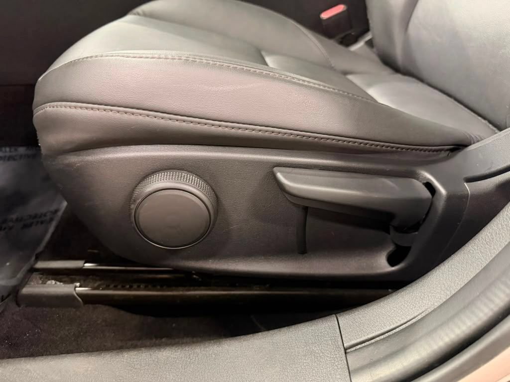 Used 2022 MAZDA MAZDA3 s FWD image 30