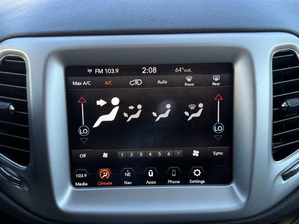 Used 2020 Jeep Compass Latitude w/ Popular Equipment Group AWD/4WD image 16