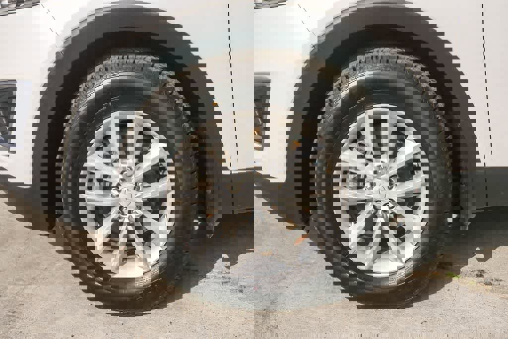 Used 2016 Kia Sorento LX w/ LX Convenience Package image 5