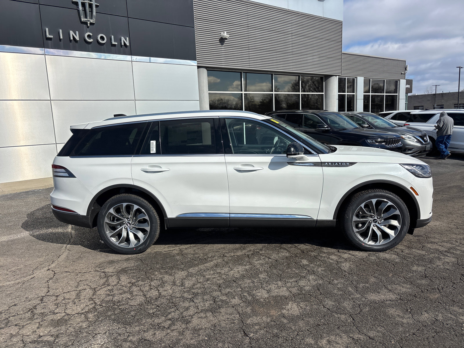 New 2026 Lincoln Aviator Reserve AWD/4WD image 8