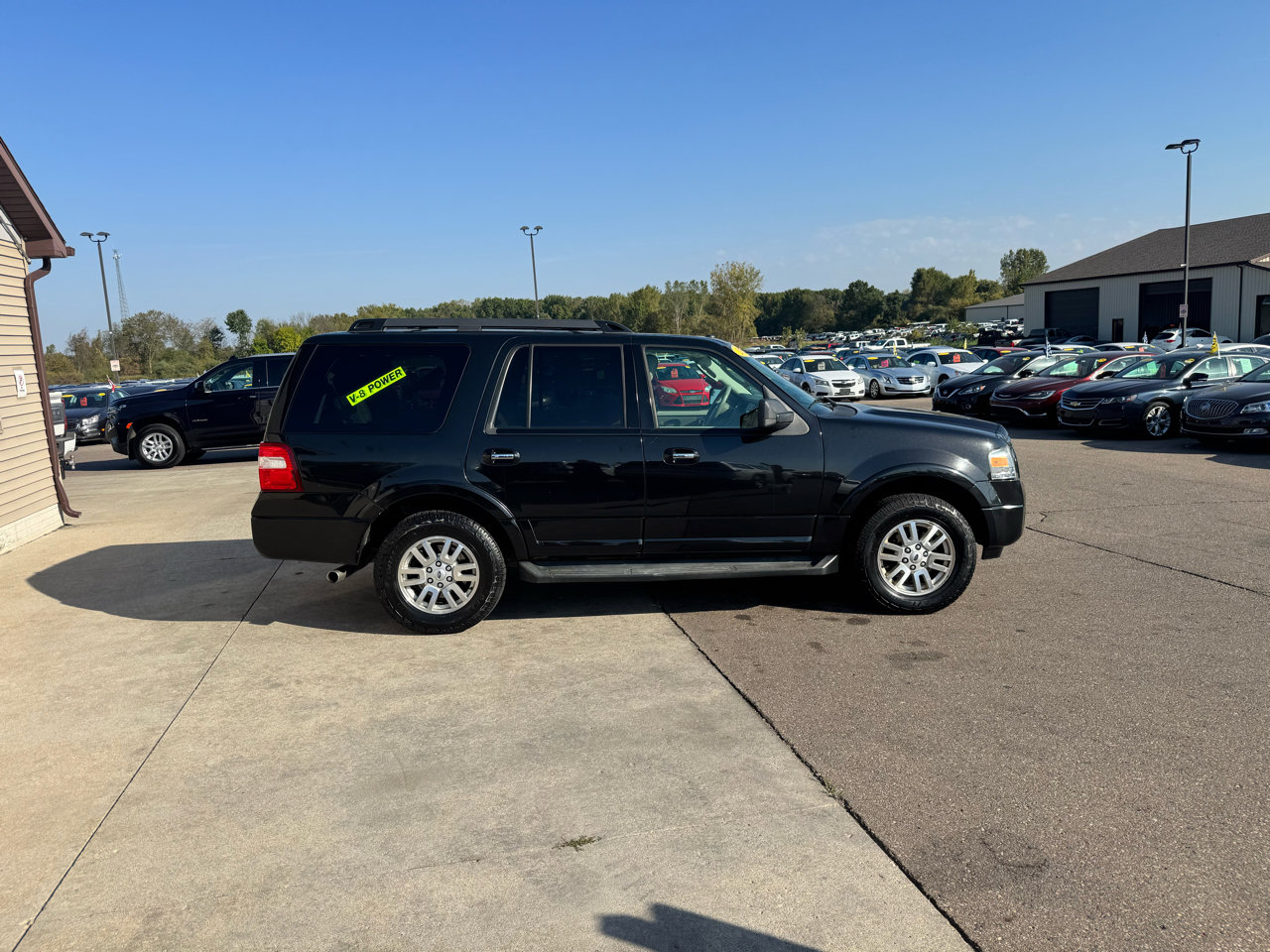 Used 2012 Ford Expedition XLT image 3