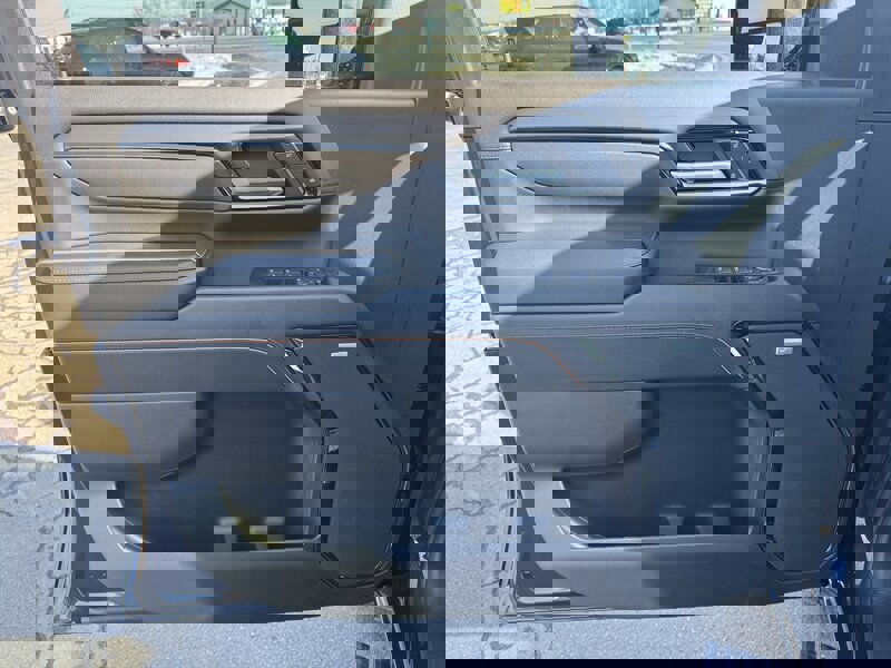 Used 2025 GMC Sierra 2500 AT4 w/ AT4 Premium Plus Package image 7