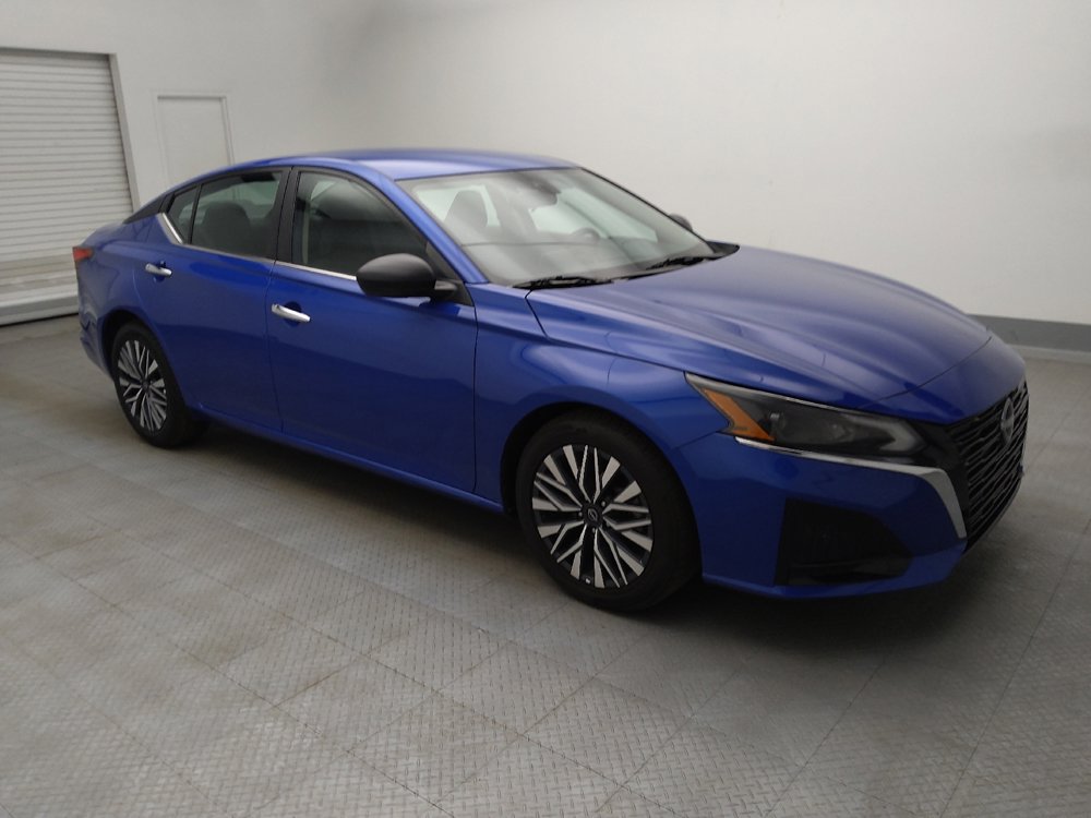 Used 2025 Nissan Altima 2.5 SV image 11