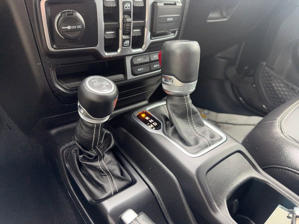 Used 2023 Jeep Wrangler Unlimited Sahara w/ Cold Weather Group image 21