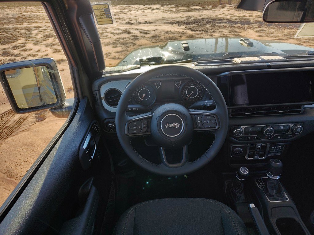 New 2026 Jeep Gladiator Sport AWD/4WD image 16