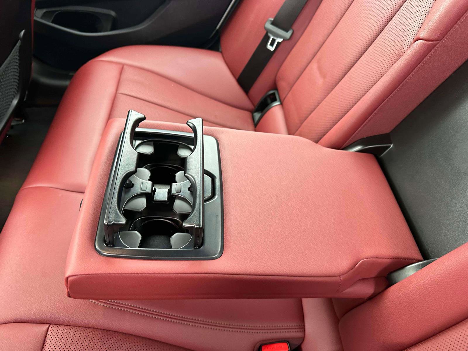 Used 2023 BMW 330i xDrive Sedan w/ Premium Package image 10