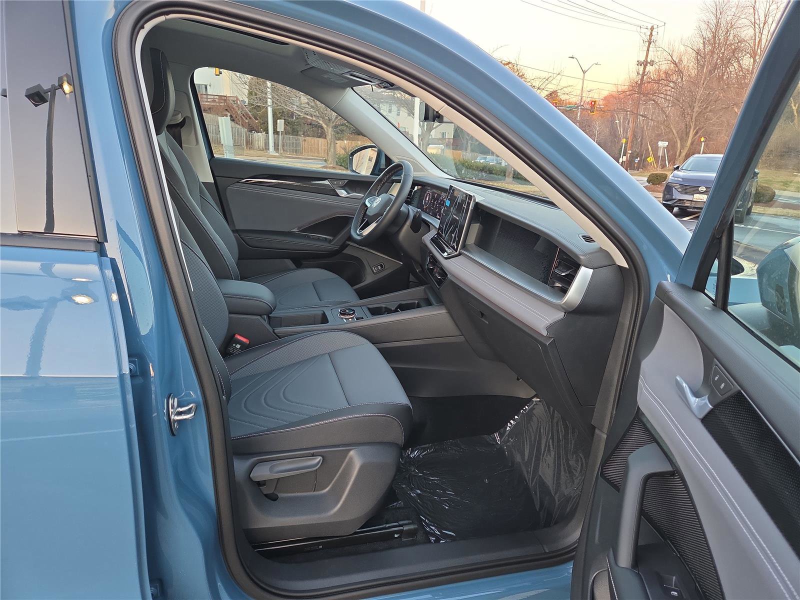 New 2026 Volkswagen Tiguan SE image 27