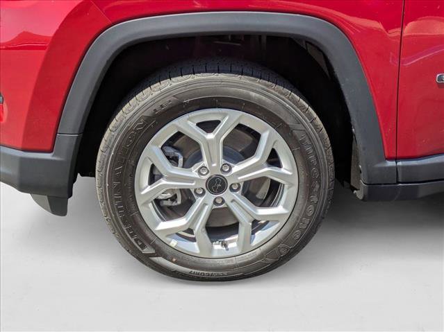 New 2025 Jeep Compass Latitude image 9