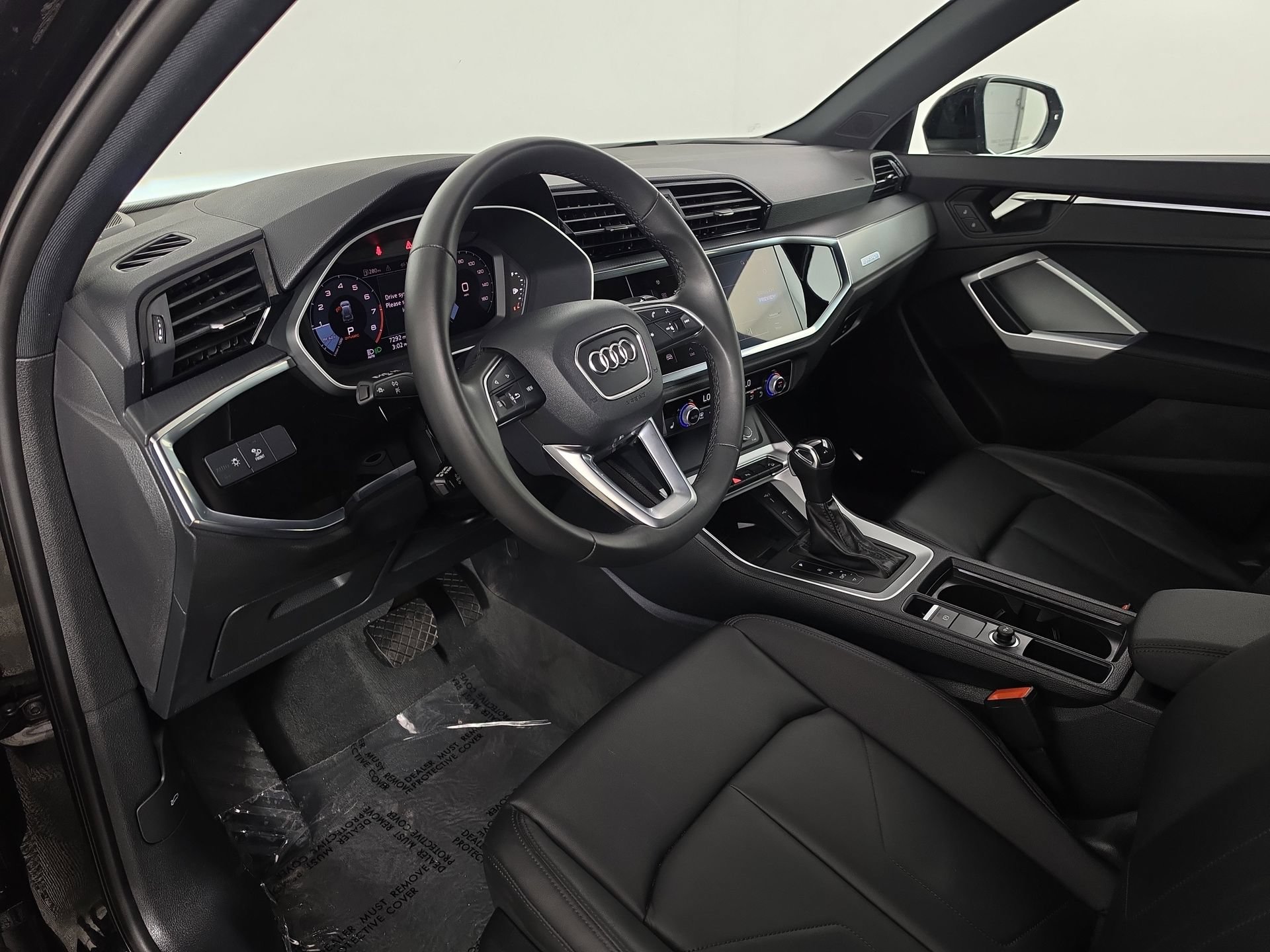 Certified 2025 Audi Q3 2.0T Premium Plus w/ Premium Plus Package AWD/4WD image 13