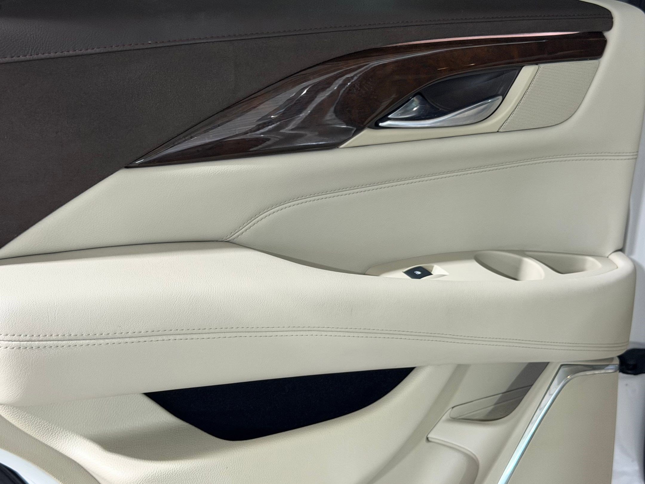 Used 2017 Cadillac Escalade Premium Luxury RWD image 36