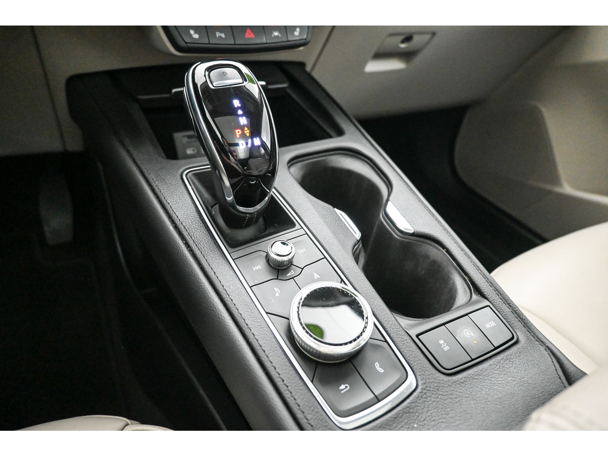 Used 2023 Cadillac XT4 Premium Luxury w/ Cold Weather Package FWD image 15