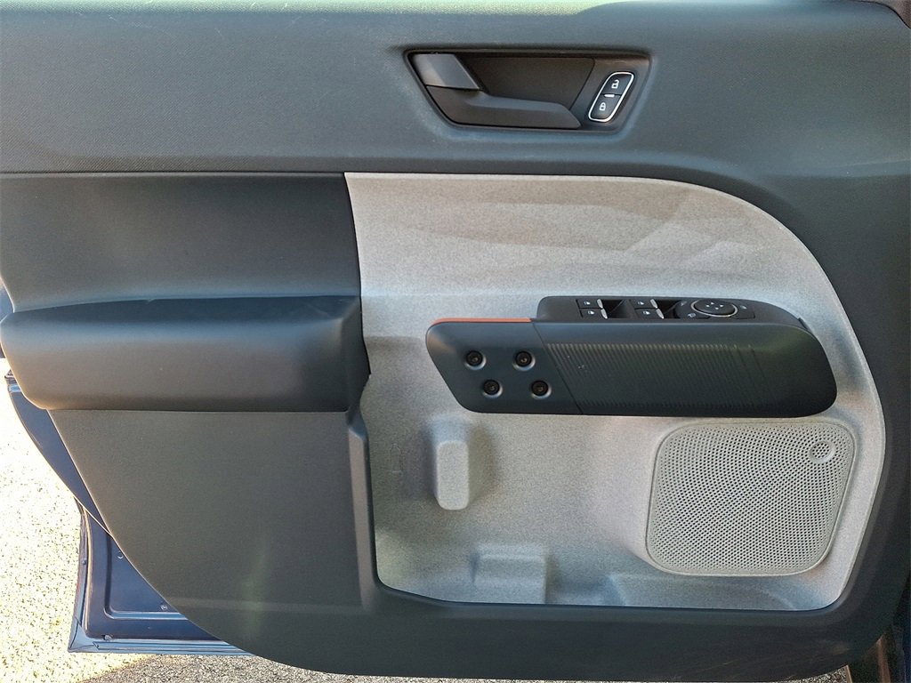 Used 2023 Ford Maverick XLT w/ Equipment Group 300A Standard image 12