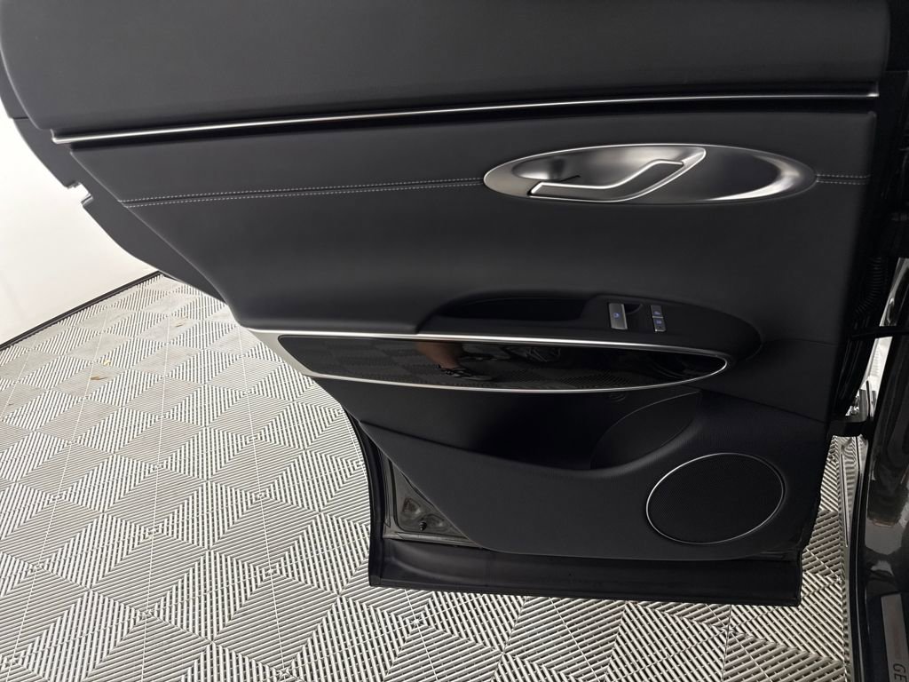 Certified 2025 Genesis GV70 2.5T image 14