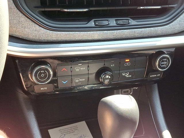 Certified 2022 Jeep Compass Latitude image 19